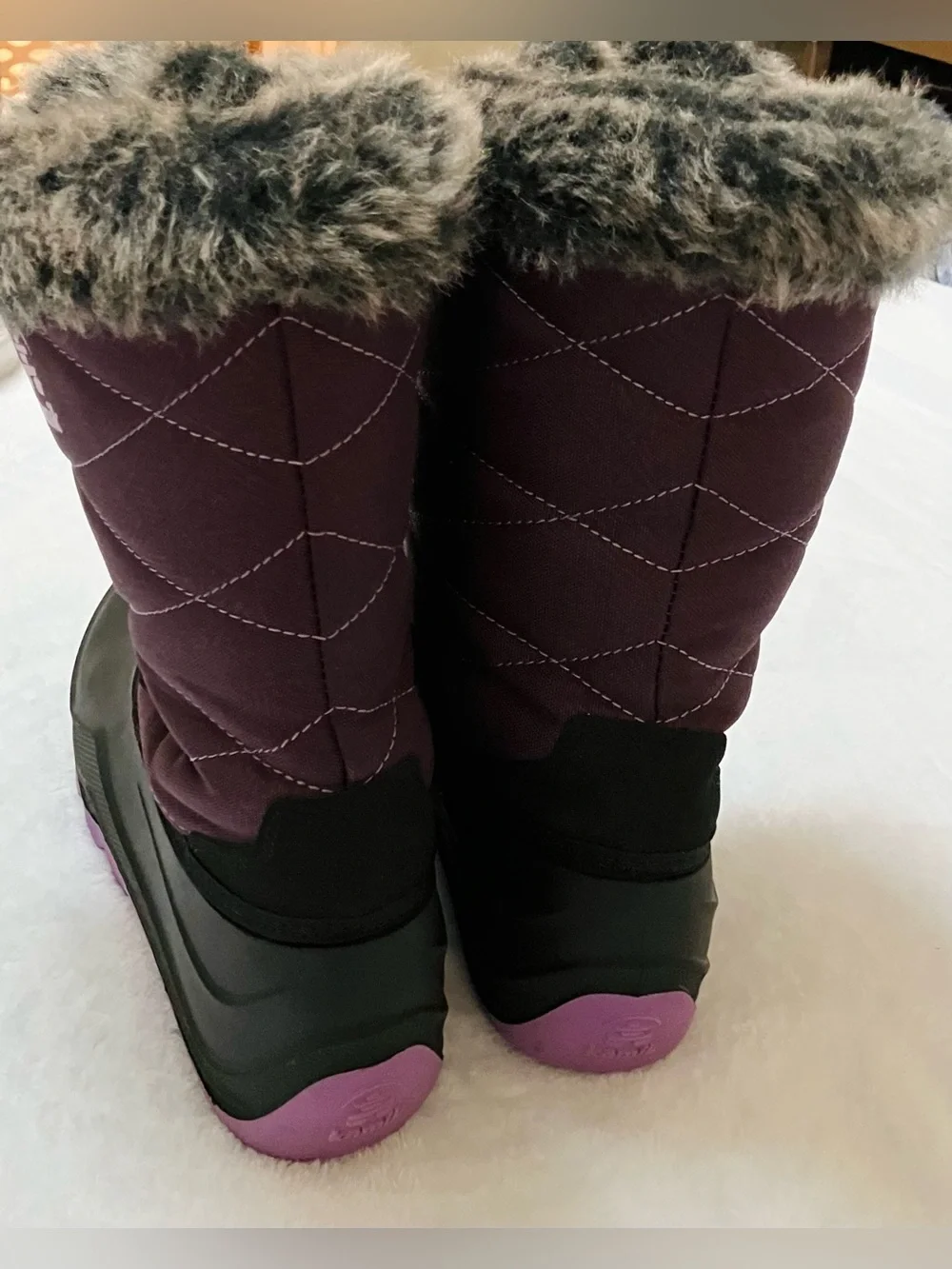 Girls Kamik Two Tone Purple and Black Kids' Snow Boots with Faux Fur Cuff Size 4